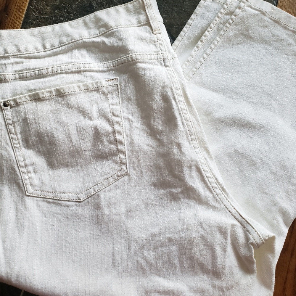 White jean capris, stretch 20 womens plus